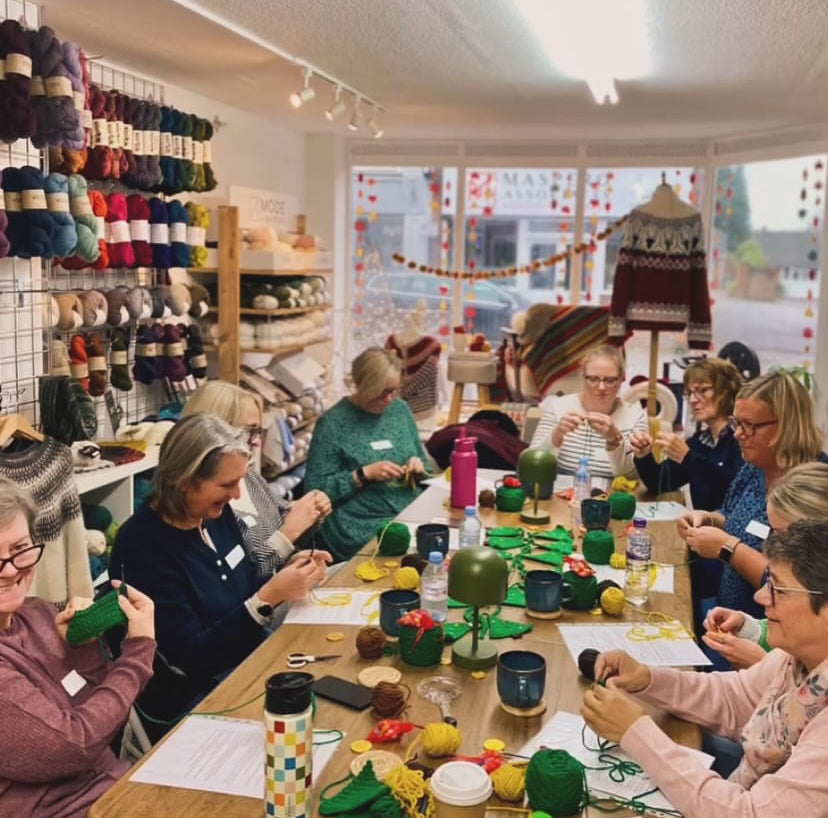 Beginners Crochet | Christmas Bunting - Multiple dates