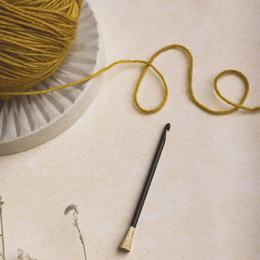 Lantern Moon Ebony Repair Hook is available to purchase from The Knit Lounge UK knit shop