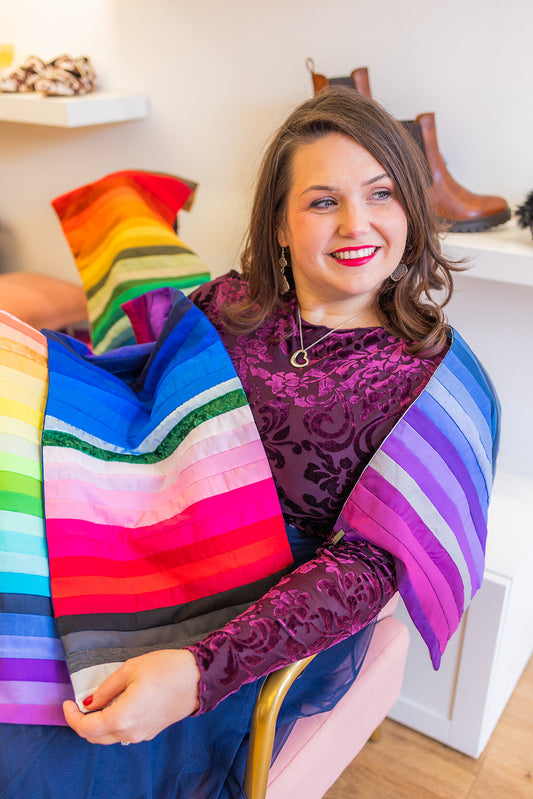Colour theory and how colour can transform your knitting projects talk with Lucy Putney. Book now at The Knit Lounge UK yarn shop.